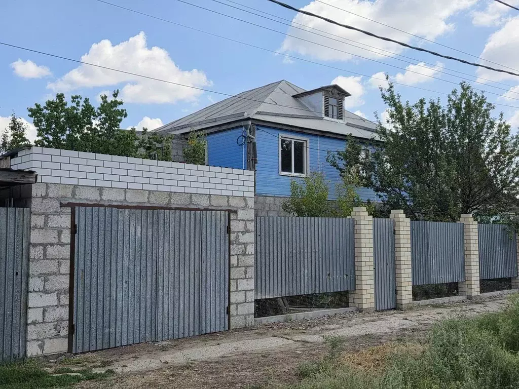 Дом в Астраханская область, Астрахань Новороссийская ул. (135 м) - Фото 1