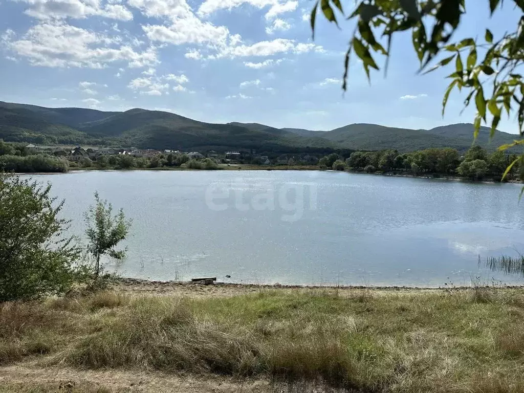 Участок в Севастополь с. Гончарное, ул. Новоселов, 23 (10.12 сот.) - Фото 0