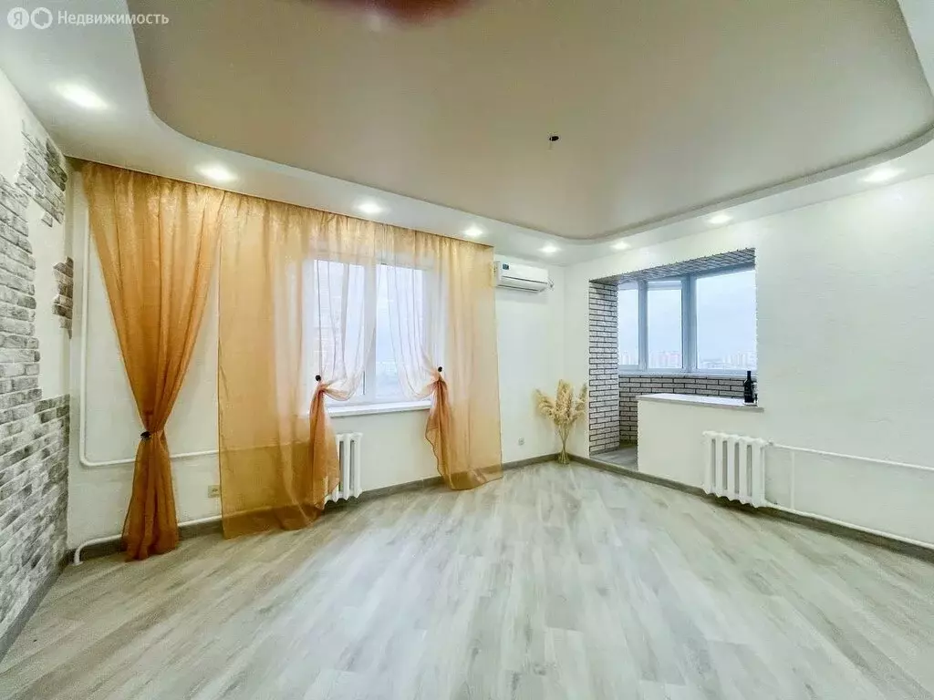 3-комнатная квартира: Оренбург, проспект Победы, 176 (91.6 м) - Фото 1