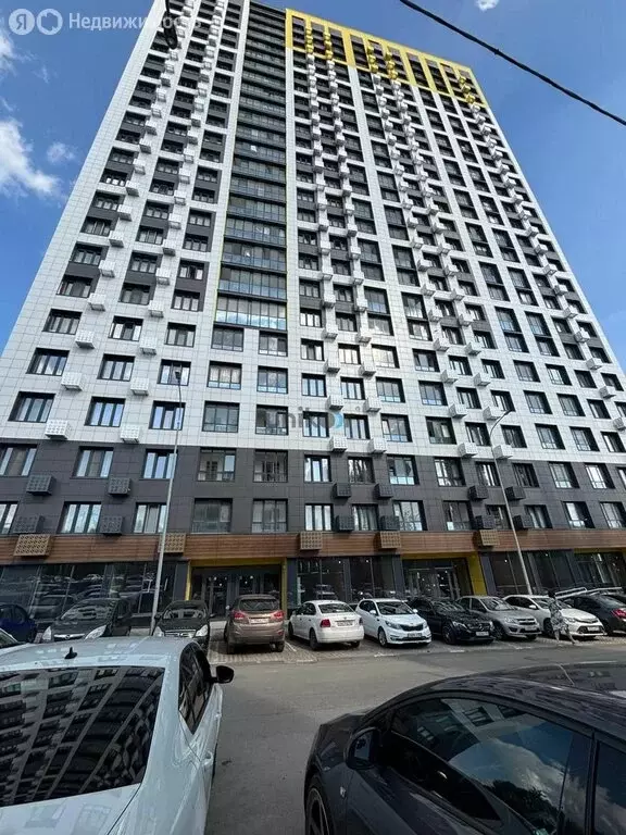 3-комнатная квартира: Уфа, улица Кирова, 130 (67.5 м) - Фото 1