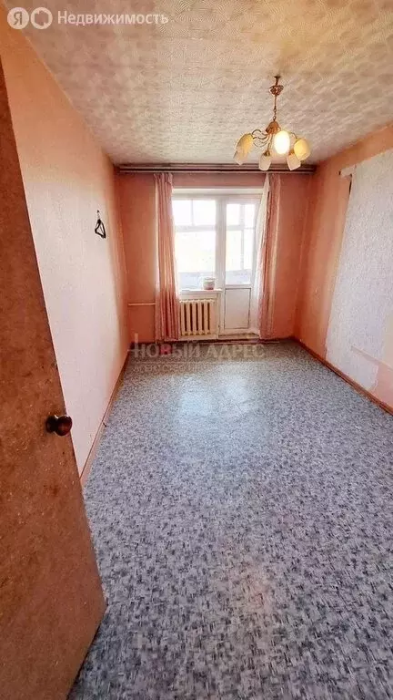 3-комнатная квартира: Калуга, улица Спартака, 3 (63 м) - Фото 0