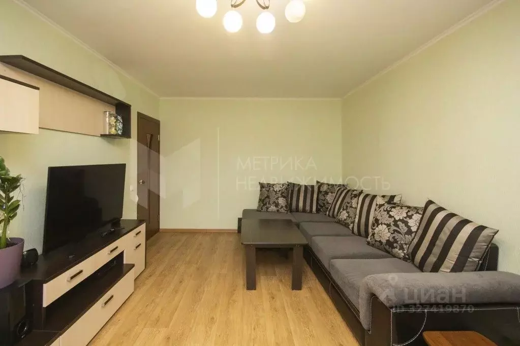 3-к кв. Тюменская область, Тюмень ул. Николая Семенова, 27 (90.3 м) - Фото 1