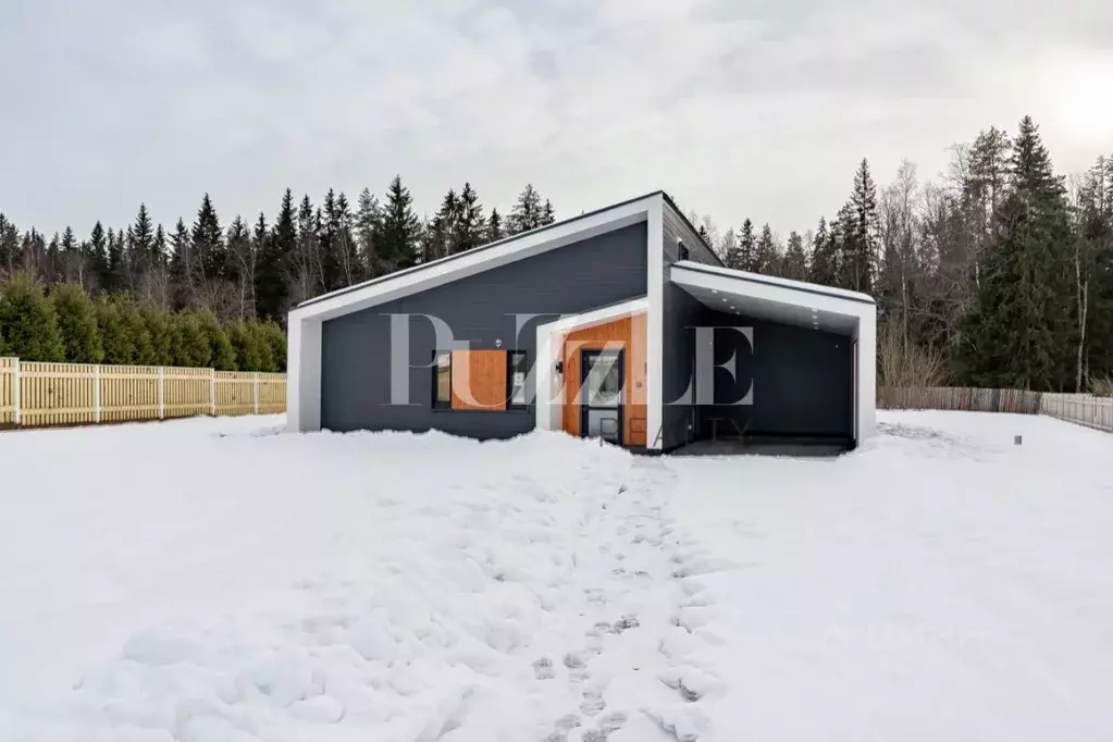 Дом в Ленинградская область, Выборгский район, Рощинское городское ... - Фото 1