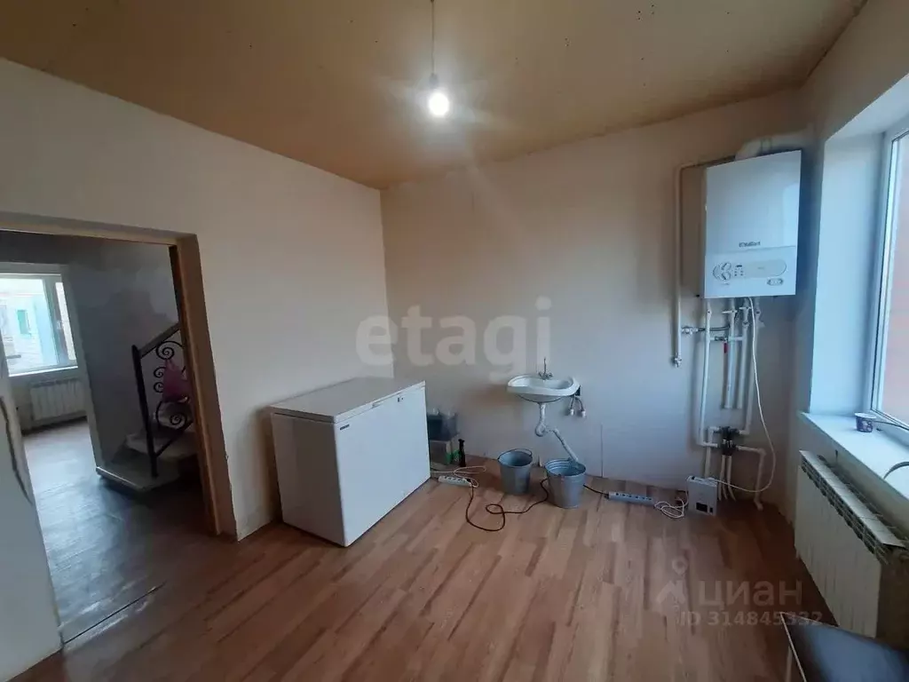 Дом в Калмыкия, Элиста ул. Им. Андрея Кунакова, 16 (105 м) - Фото 1