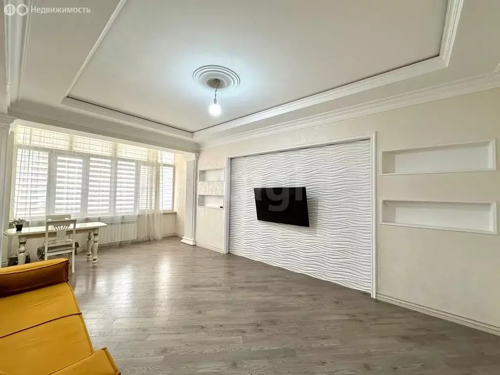 3-комнатная квартира: Каспийск, улица Байрамова, 15В (117 м) - Фото 2