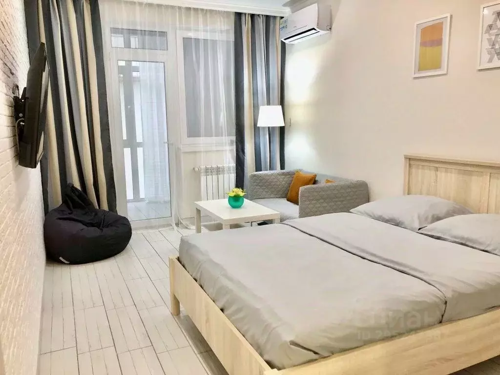 1-к кв. Краснодарский край, Сочи Бытха мкр, ул. Бытха, 41 (35.0 м) - Фото 0