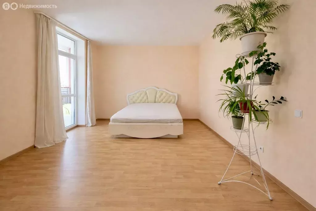 2-комнатная квартира: Екатеринбург, Парниковая улица, 6 (62.6 м) - Фото 2