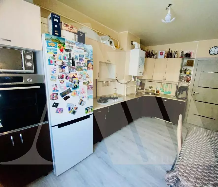 3-к кв. Омская область, Омск Верхнеднепровская ул., 267К3 (69.4 м) - Фото 0