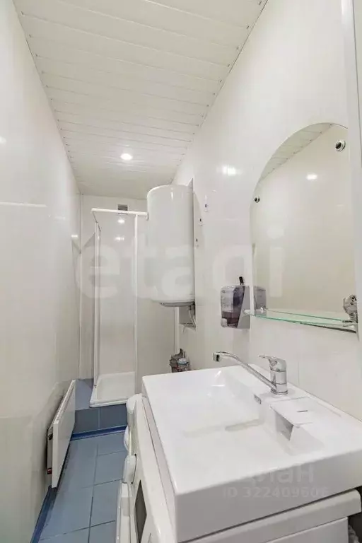 Помещение свободного назначения в Псковская область, Псков ул. Леона ... - Фото 1