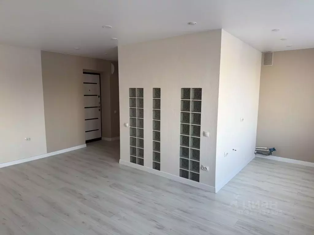 Студия Свердловская область, Екатеринбург ул. Коминтерна, 11 (33.5 м) - Фото 2