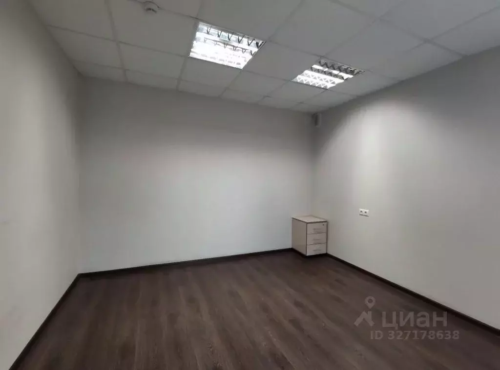 Офис в Чувашия, Чебоксары ул. Бориса Семеновича Маркова, 8к1 (75 м) - Фото 2