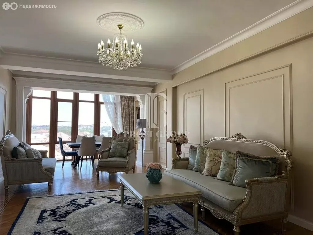 3-комнатная квартира: Махачкала, улица Агасиева, 2 (118 м) - Фото 1