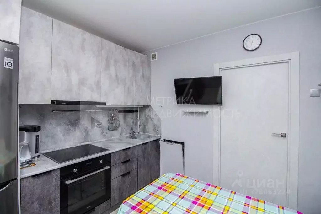 3-к кв. Тюменская область, Тюмень ул. Федюнинского, 7 (61.0 м) - Фото 1