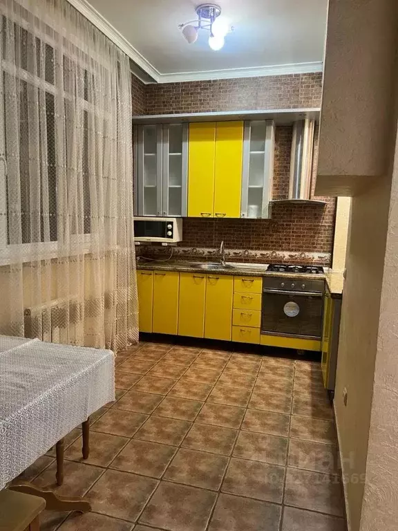 2-к кв. Северная Осетия, Владикавказ ул. Революции, 5 (78.0 м) - Фото 2