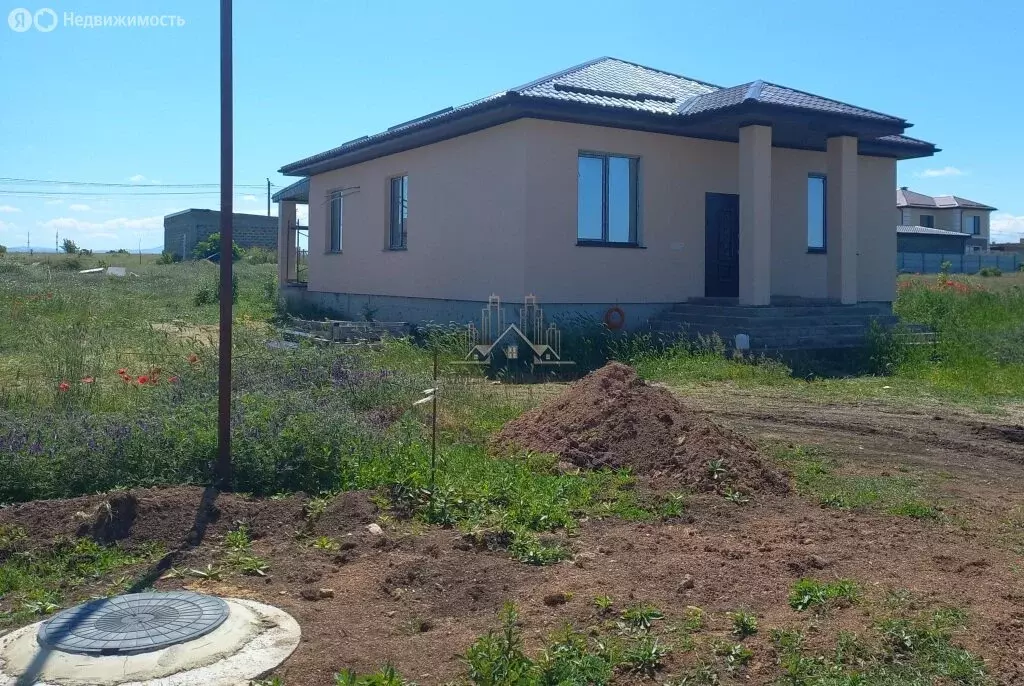 Дом в Мирное, Черноморская улица (142 м) - Фото 1