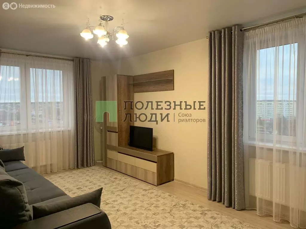 2-комнатная квартира: Ижевск, улица Азина, 135 (55.3 м) - Фото 1