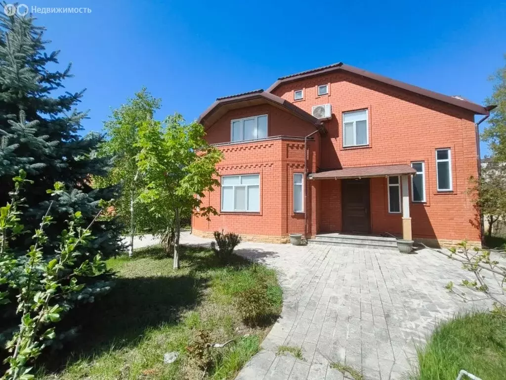 Дом в Махачкала, микрорайон Караман-7, улица Энтузиастов, 13 (200 м) - Фото 1