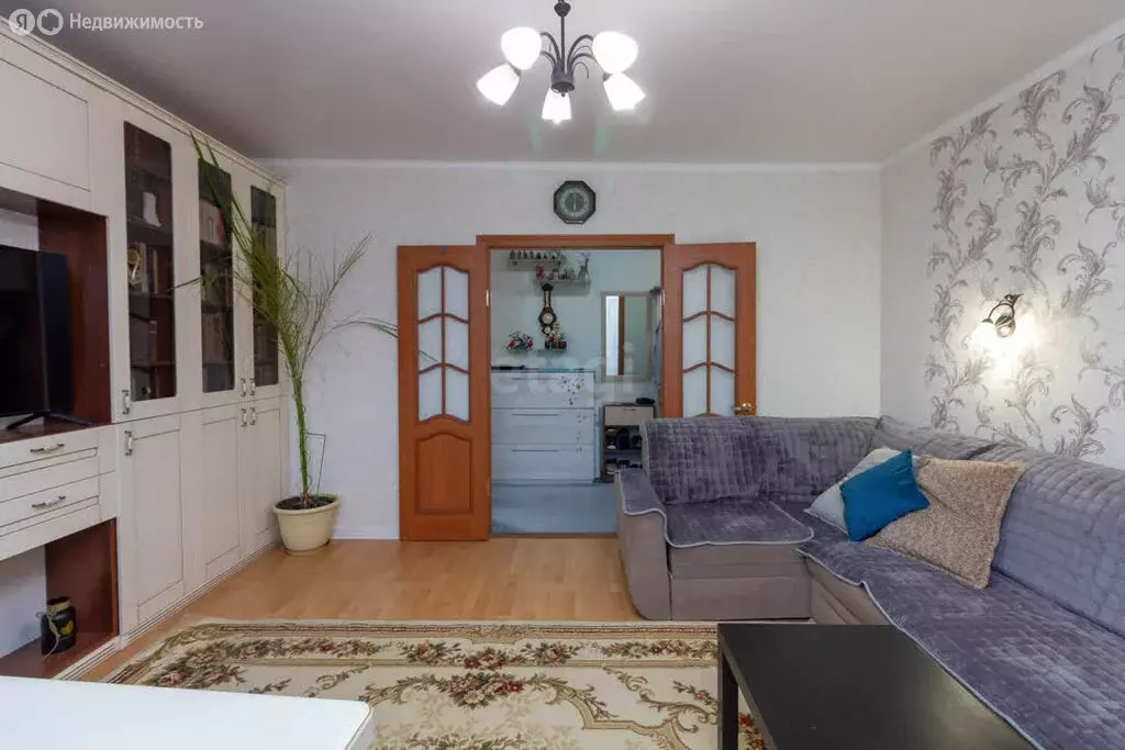 4-комнатная квартира: Красноярск, микрорайон Северный, улица ... - Фото 2