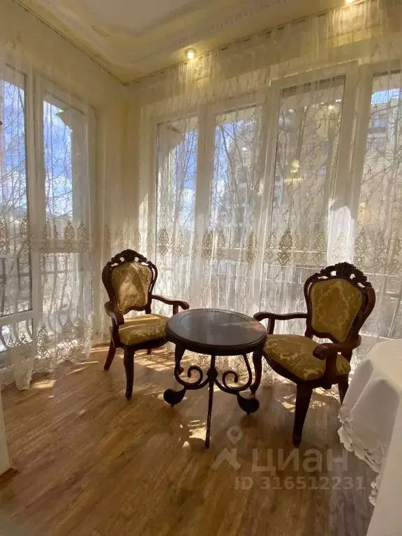 3-к кв. Ставропольский край, Кисловодск ул. Горького, 2 (80.0 м) - Фото 0