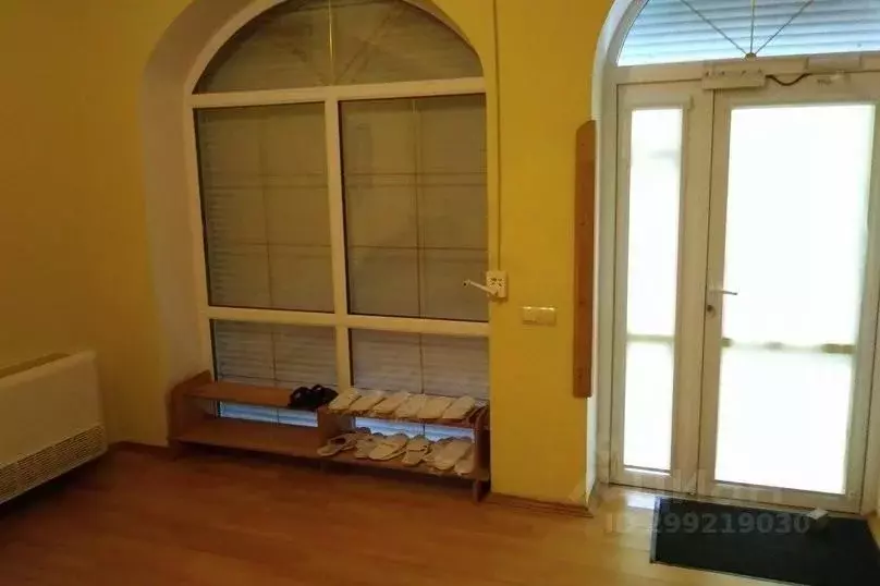 Дом в Крым, Феодосия наб. Черноморская, 42/33 (300 м) - Фото 1