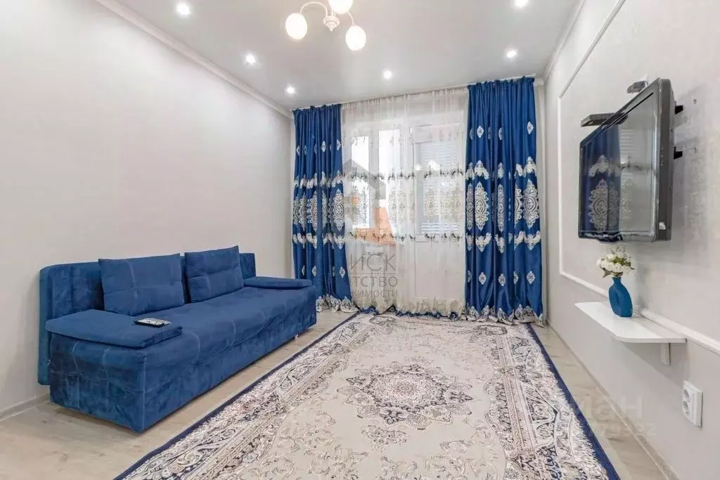 1-к кв. Татарстан, Казань Азино-1 мкр, ул. Закиева, 23 (55.0 м) - Фото 0