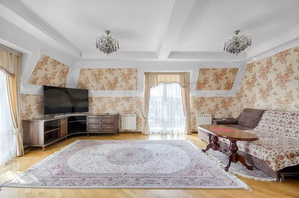 3-к. квартира, 120 м, 6/6 эт. - Фото 0
