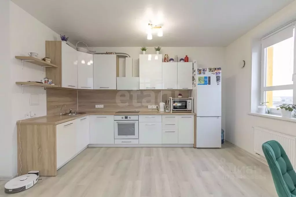 2-к кв. Тюменская область, Тюмень ул. Владимира Бахарева, 1 (56.9 м) - Фото 1