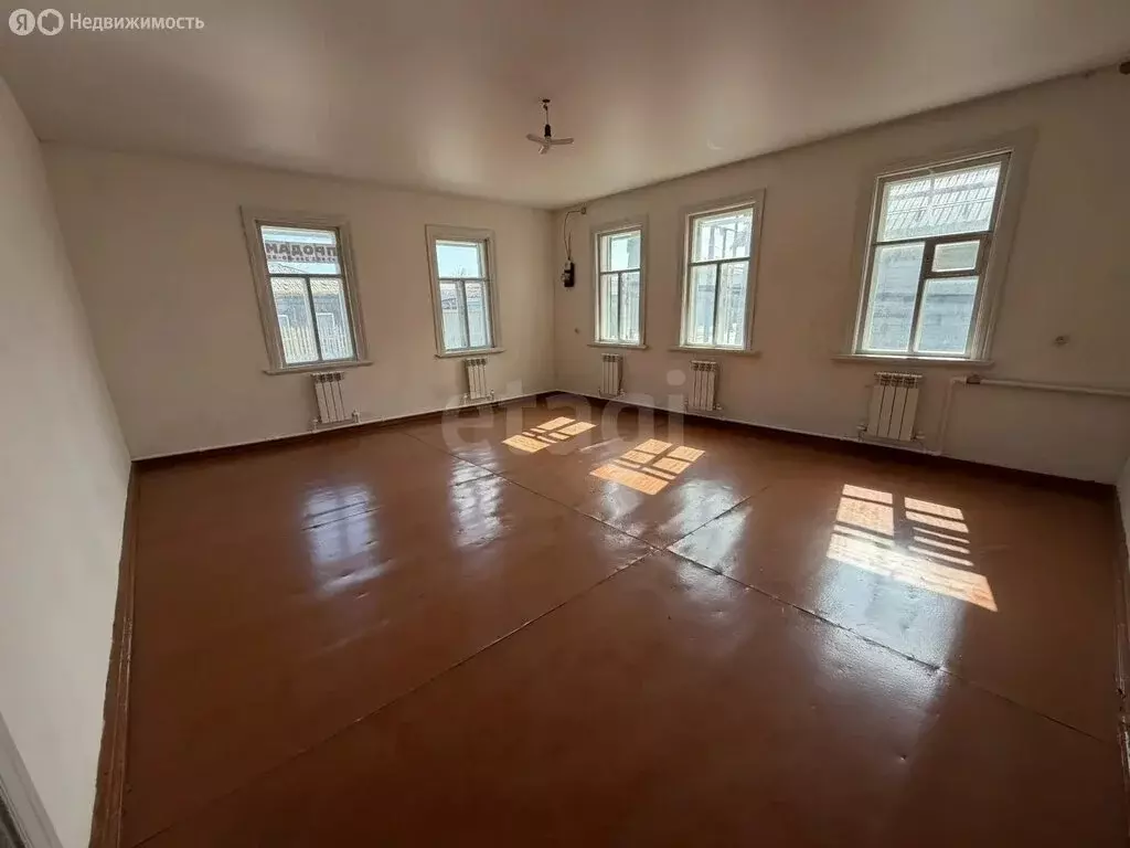Дом в Курган, улица Комиссаров (126 м) - Фото 2