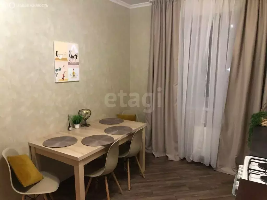 2-комнатная квартира: Калининград, Красная улица, 139А (72.3 м) - Фото 1