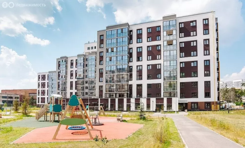 2-комнатная квартира: Тюмень, улица Парада Победы, 17 (50 м) - Фото 1