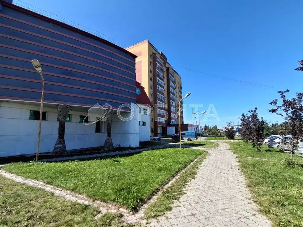 Торговая площадь в Тюменская область, Тюмень ул. Щербакова, 144с2 ... - Фото 1