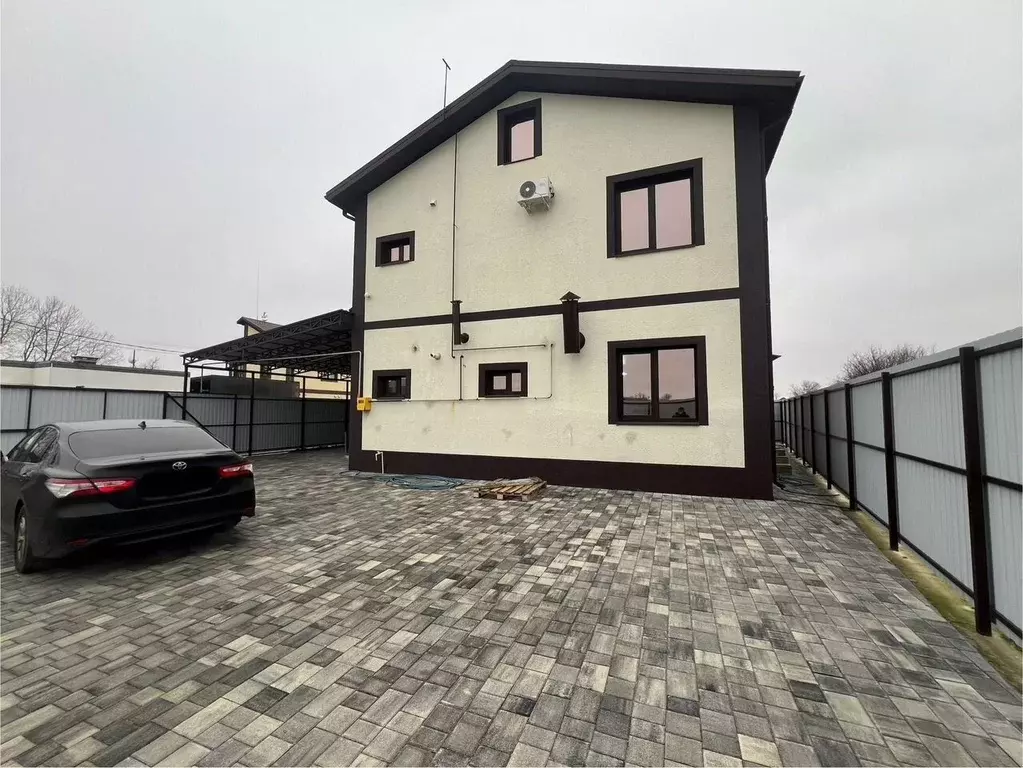 Дом в Краснодарский край, Темрюк Морская ул., 11 (191 м) - Фото 1