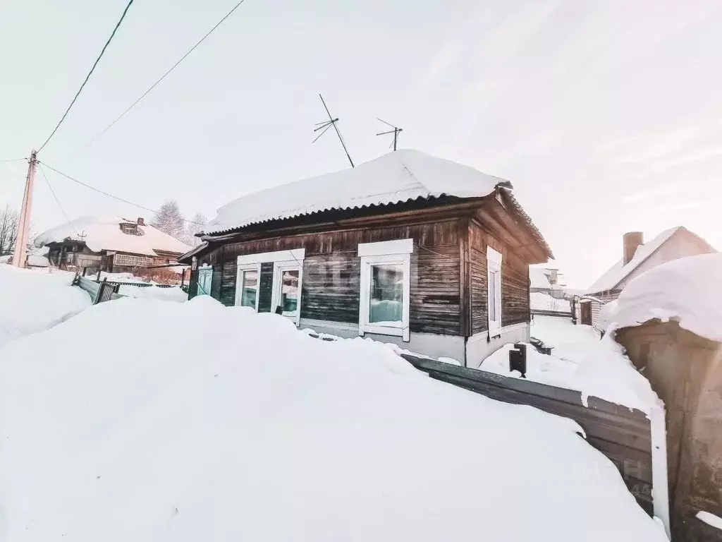 Дом в Кемеровская область, Ленинск-Кузнецкий ул. Григорченкова, 108 ... - Фото 0