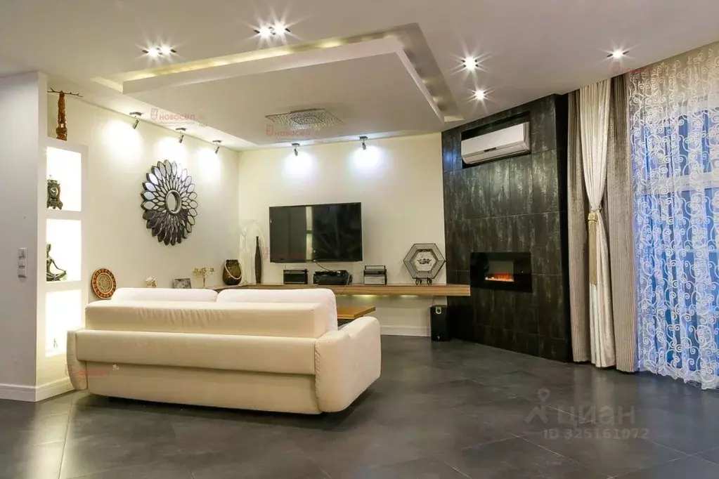 2-к кв. Свердловская область, Екатеринбург ул. Комсомольская, 76 (88.0 ... - Фото 1