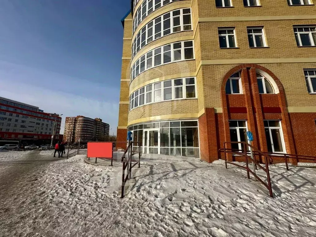 Помещение свободного назначения в Омская область, Омск ул. 10 лет ... - Фото 0