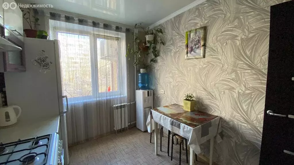 3-комнатная квартира: Оренбург, Брестская улица, 28 (66.2 м) - Фото 0