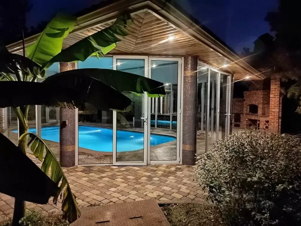 Дом в Краснодарский край, Краснодар Есаульская ул., 14 (200 м) - Фото 1