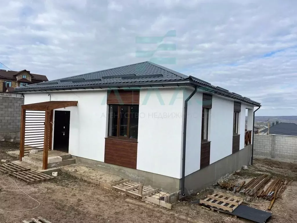 Дом в Крым, Симферопольский район, Добровское с/пос, с. Краснолесье ... - Фото 1