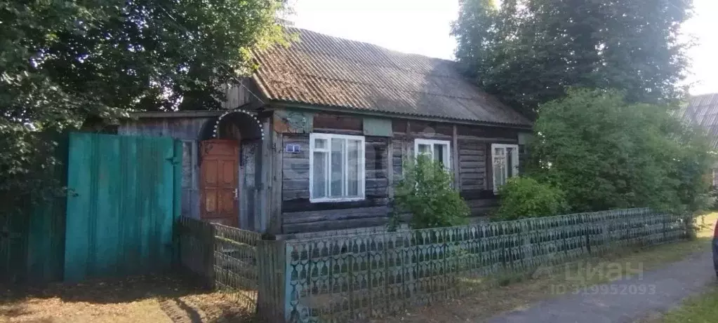 Дом в Брянская область, Брасовский район, Локоть рп ул. Павших Героев ... - Фото 0