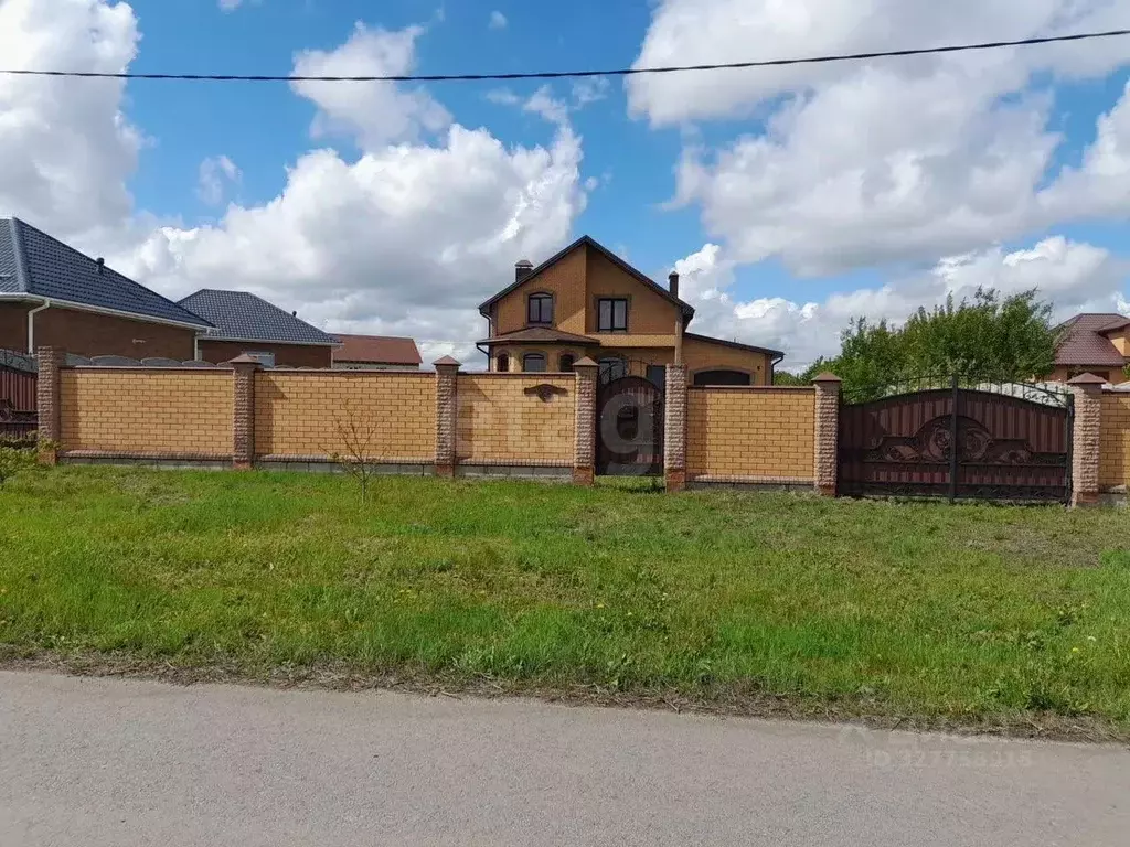 Дом в Белгородская область, Белгородский район, Никольское с/пос, с. ... - Фото 1