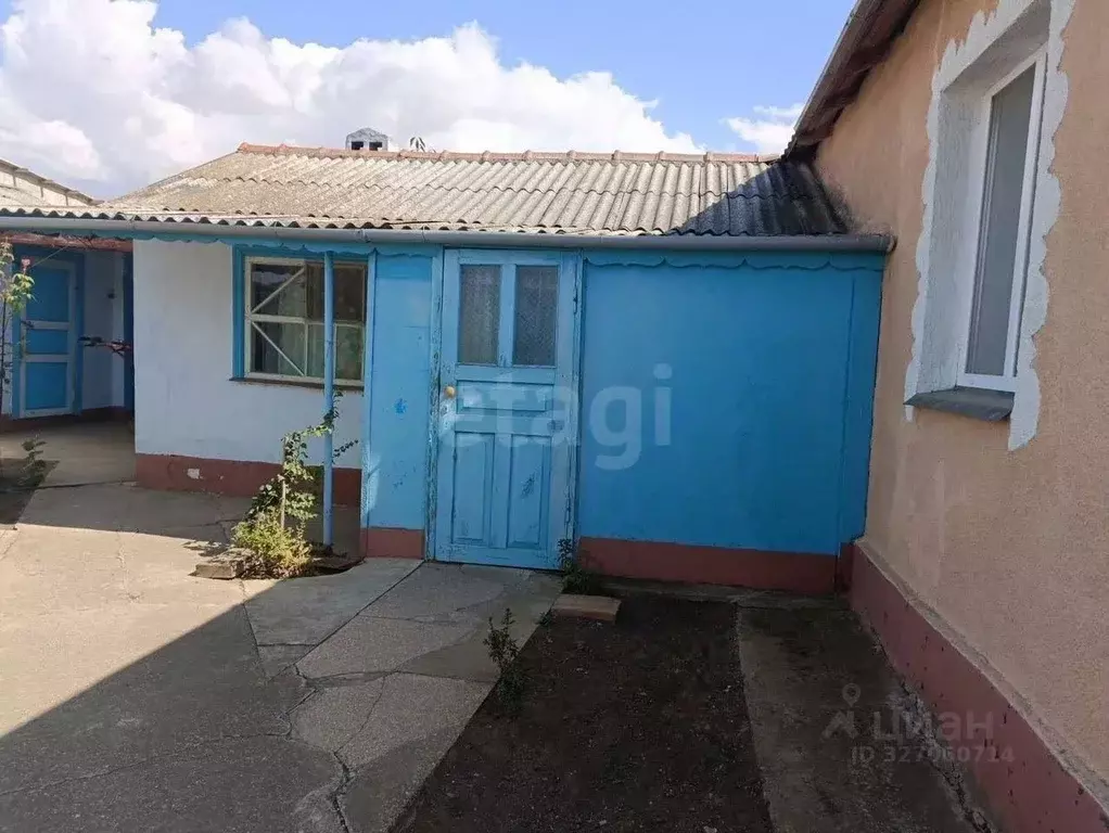 Дом в Крым, Сакский район, Ромашкинское с/пос, с. Колоски ул. Сергея ... - Фото 1