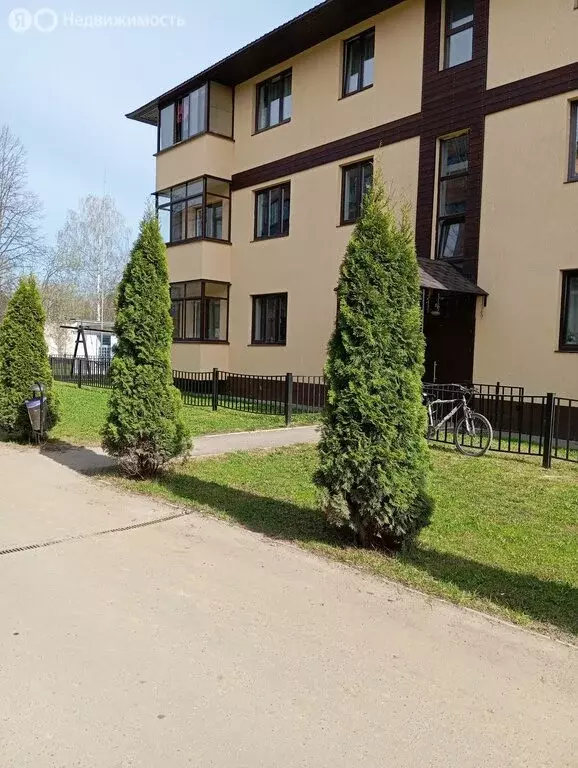 3-комнатная квартира: посёлок городского типа Зеленоградский, ... - Фото 0