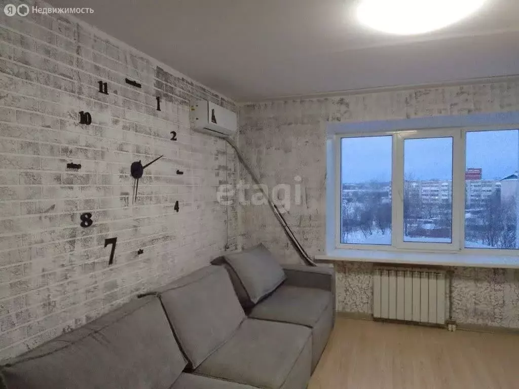 4-комнатная квартира: Хабаровск, улица Пирогова, 8Б (75 м) - Фото 1