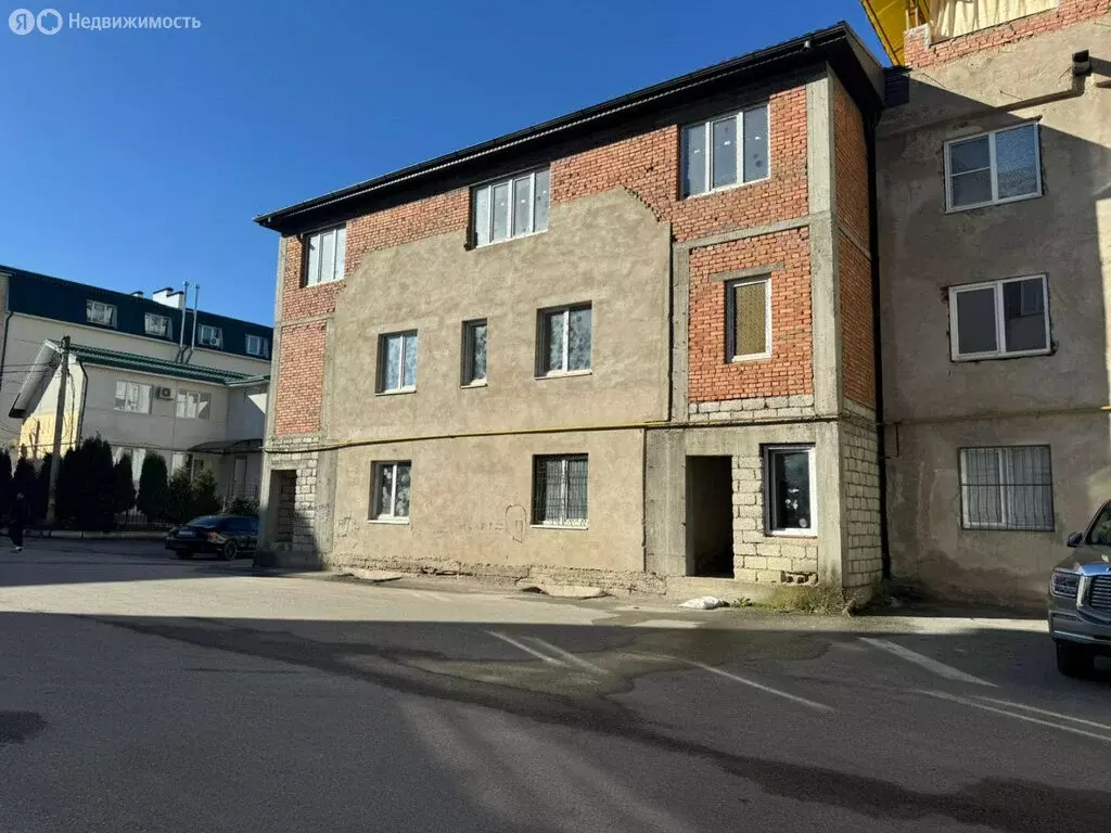 Квартира-студия: Нальчик, улица Тарчокова, 19 (400 м) - Фото 1