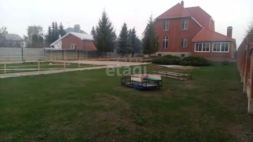 Дом в село Ягодное, Красноармейская улица (582 м) - Фото 1