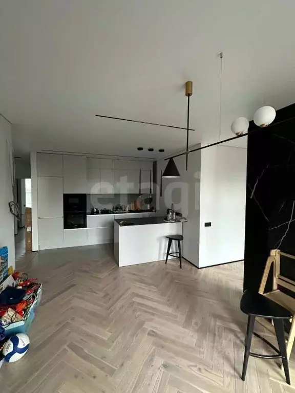 2-к кв. Тюменская область, Тюмень ул. Газовиков, 38 (80.2 м) - Фото 2