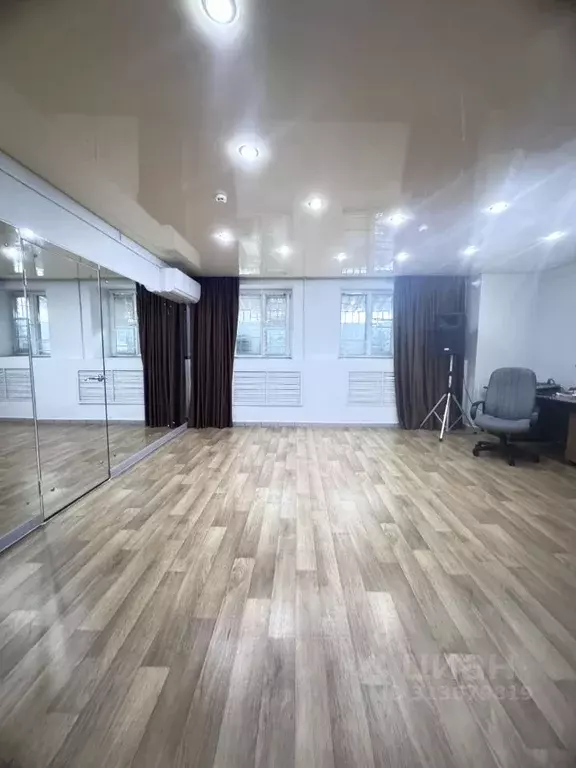 Помещение свободного назначения в Татарстан, Набережные Челны просп. ... - Фото 1