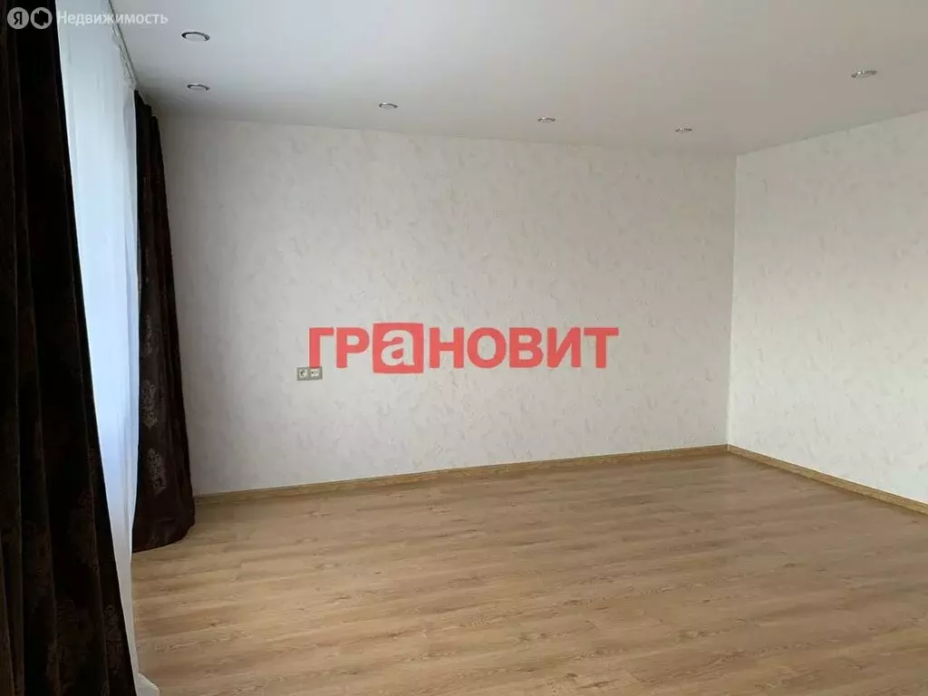 3-комнатная квартира: Новосибирск, улица Панфиловцев, 3 (55.8 м) - Фото 1