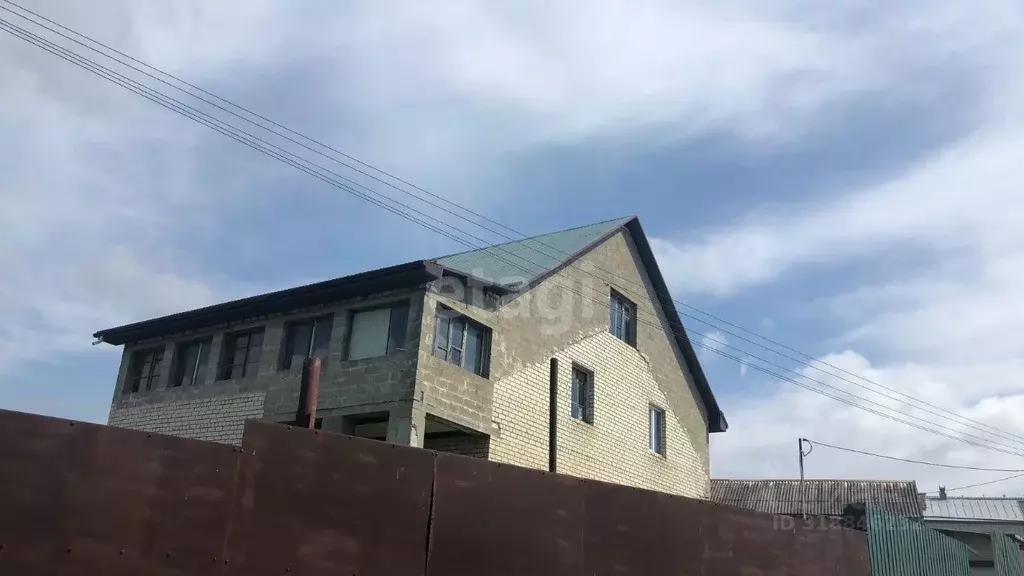 Дом в Ставропольский край, Ставрополь Надежный проезд, 15 (240 м) - Фото 1