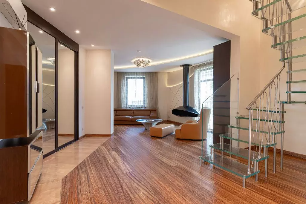 Продается 6-комнатная квартира - Фото 2